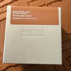 Haus Labs Bio-Blurring Loose Setting Powder